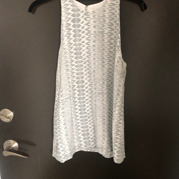 100%Silk Tank Top - Picture 1 of 3